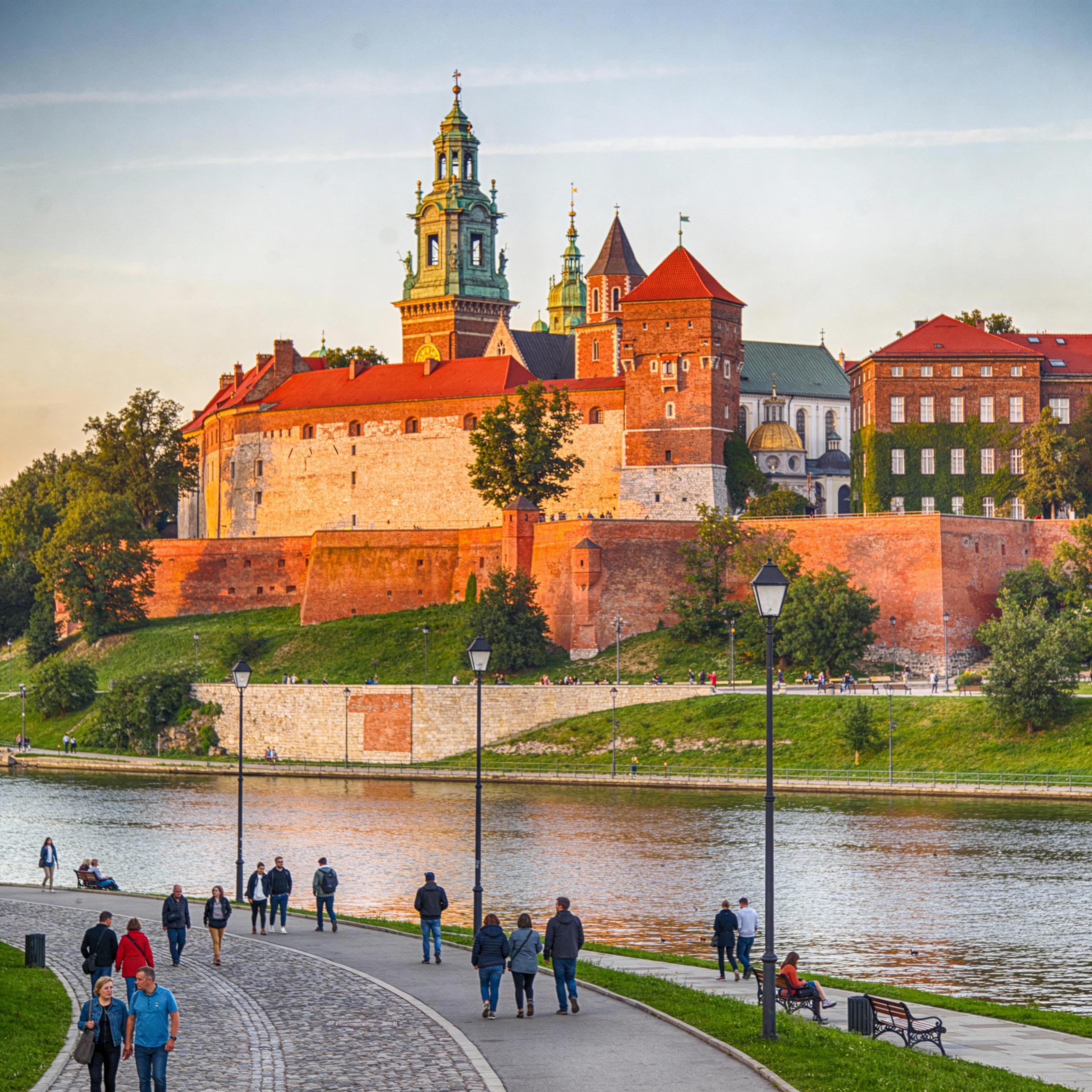 wawel-castle-hill-krakow-poland